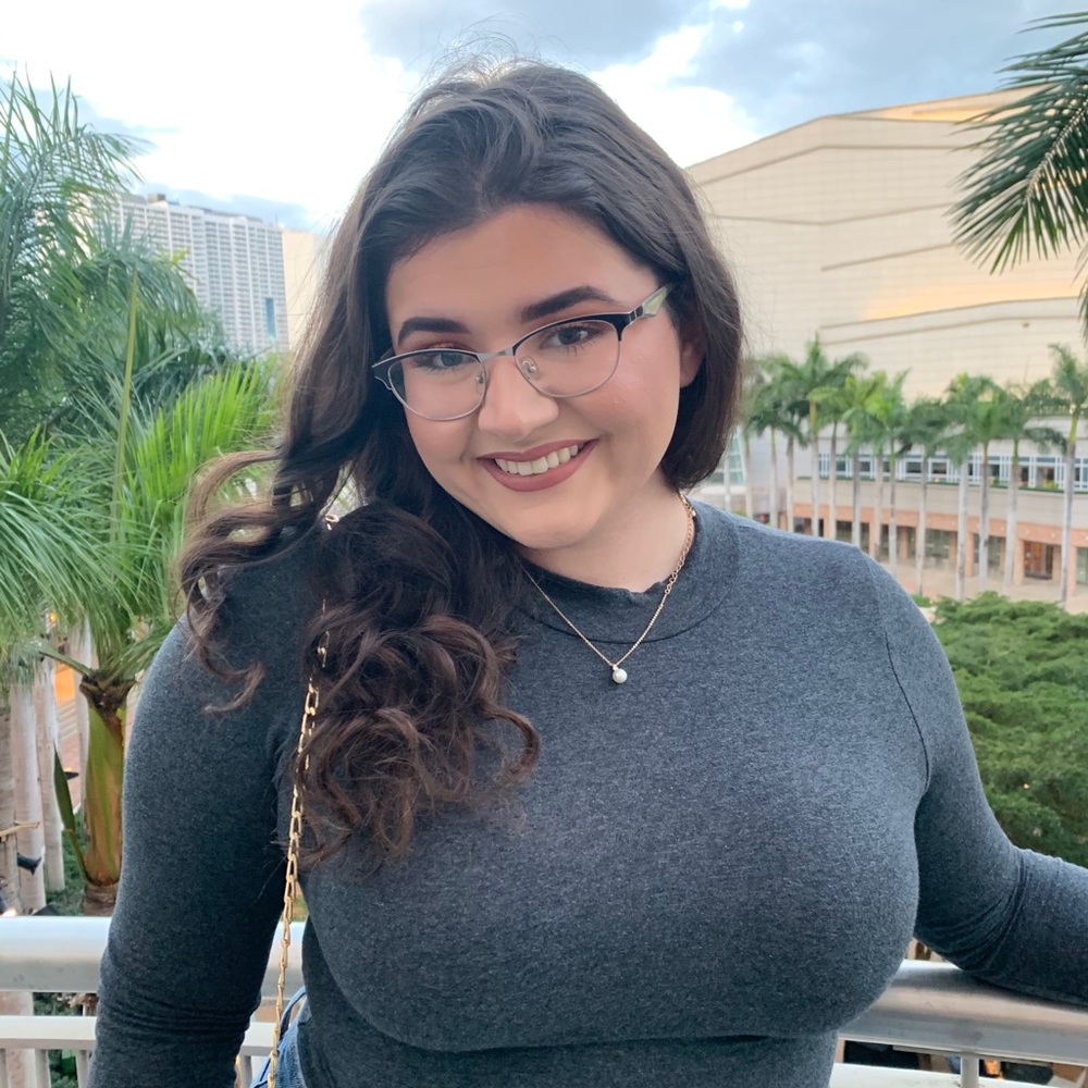 Meet your Posher, Emily